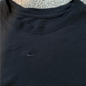 Nike women’s Classic Black cropped tee